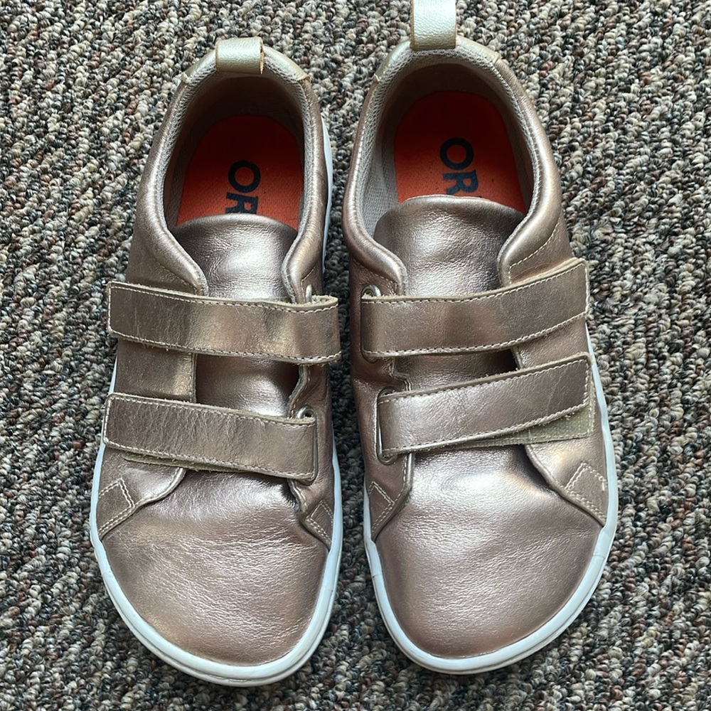 Rose gold kids origo sneakers size 4/36